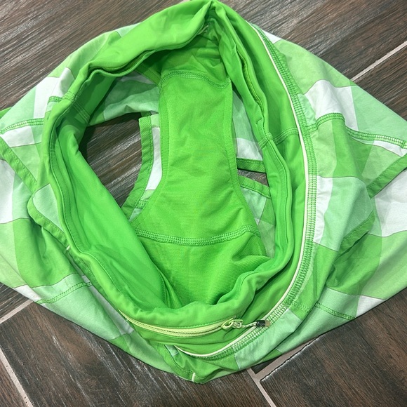 Lululemon shorts - Picture 3 of 4